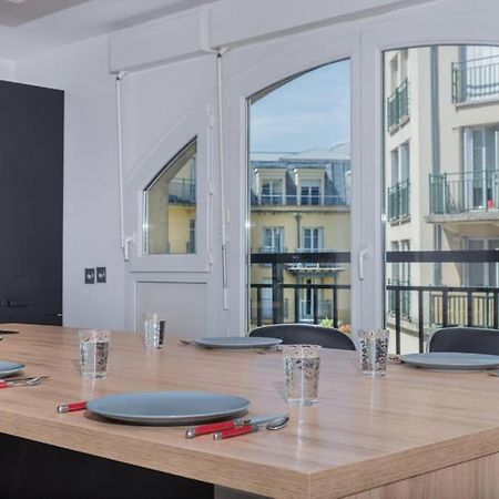 Lovely Apartment Close To A Big Shopping Mall Сери Екстериор снимка