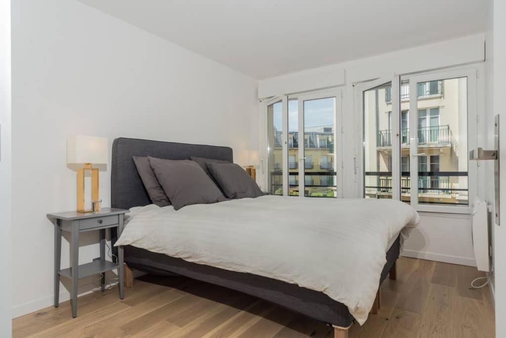 Lovely Apartment Close To A Big Shopping Mall Сери Екстериор снимка