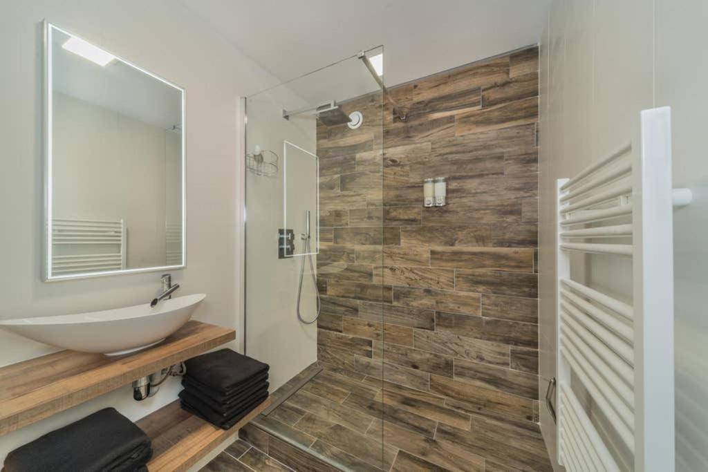 Lovely Apartment Close To A Big Shopping Mall Сери Екстериор снимка
