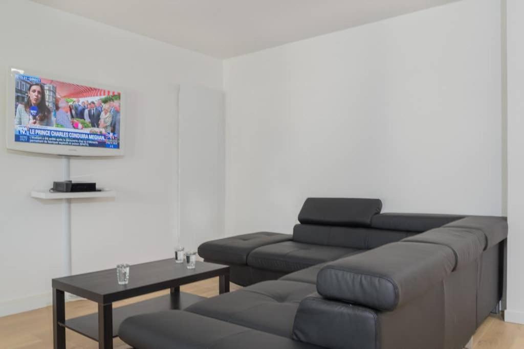 Lovely Apartment Close To A Big Shopping Mall Сери Екстериор снимка